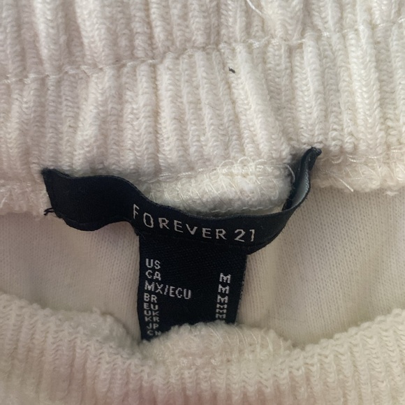 Forever 21 joggers, with pockets. Cream. - Picture 3 of 5
